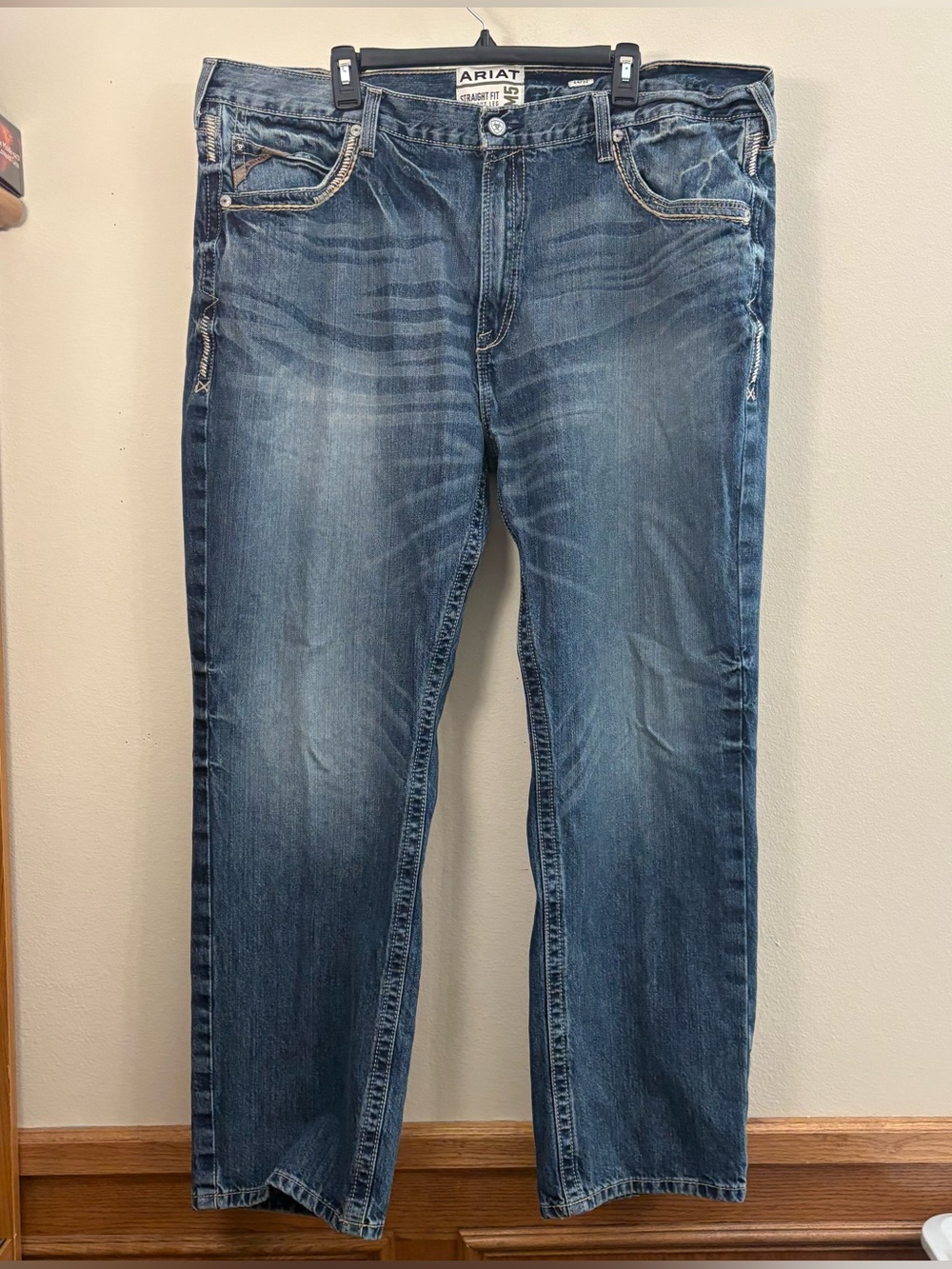 Ariat M4 straight leg fit M5 relaxed fit jeans men’s 44/32 ridgeline gambler